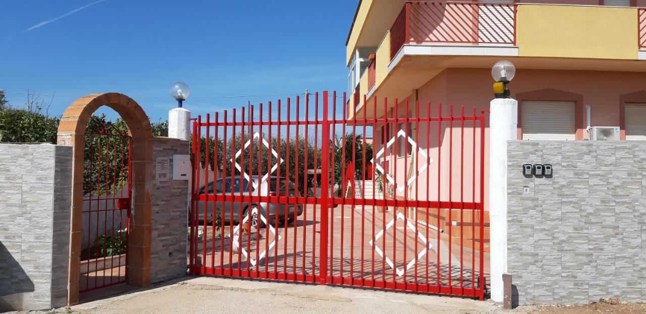A Casa Di Tony Sicilian Holidays Black Apartment Sciacca Exterior photo